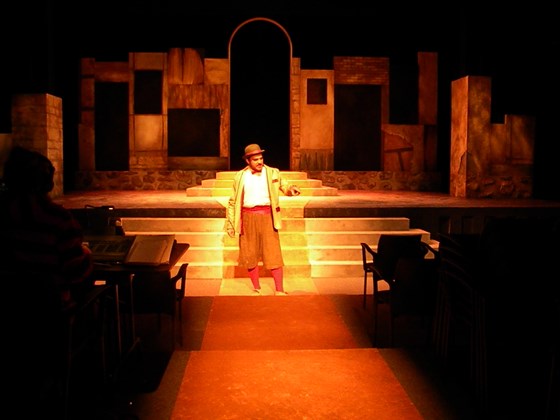 Décors: Mistero Buffo